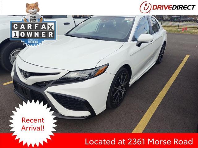 2022 toyota camry se