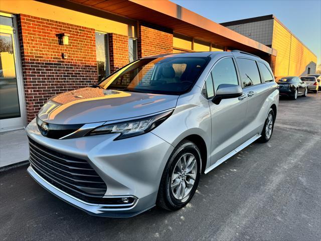 2022 toyota sienna xle 8 passenger