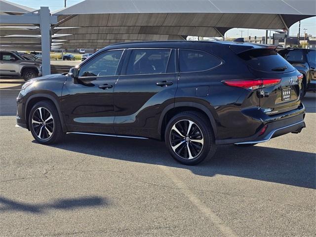 2021 toyota highlander xse