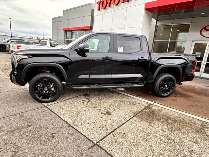 new 2025 toyota tundra 4wd limited