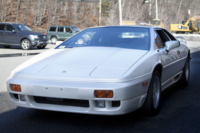 1991 esprit se, just serviced includes timing belts, by lotus dealer