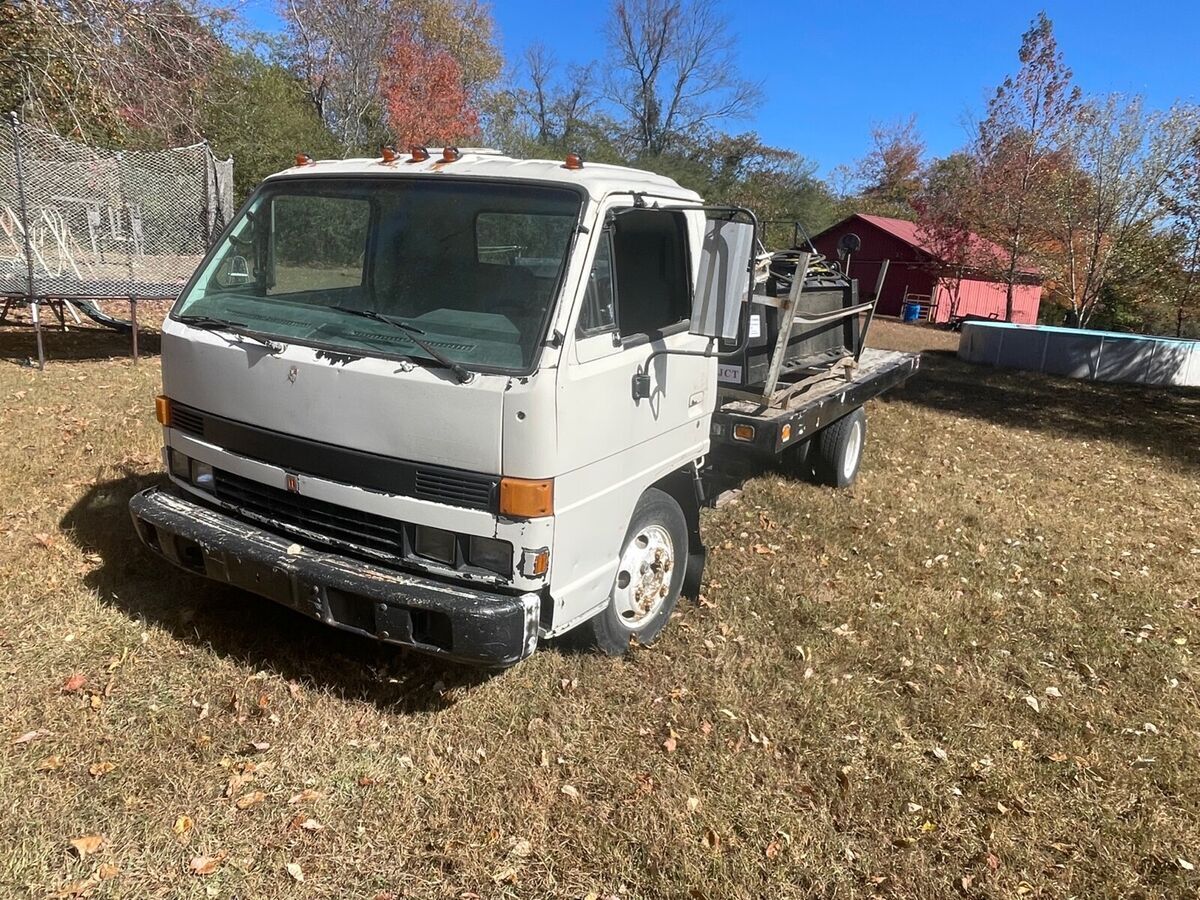 1993 isuzu npr white rwd automatic