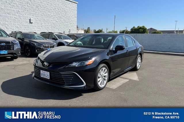 2022 toyota camry le