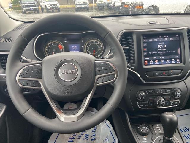 2022 jeep cherokee latitude lux