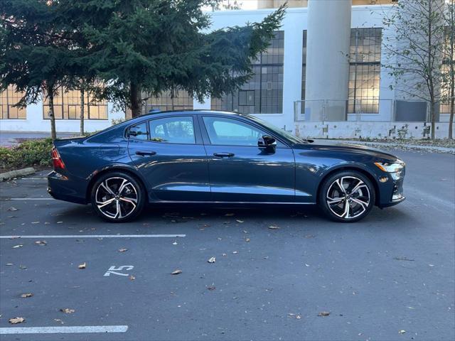 2024 volvo s60 b5 core dark theme