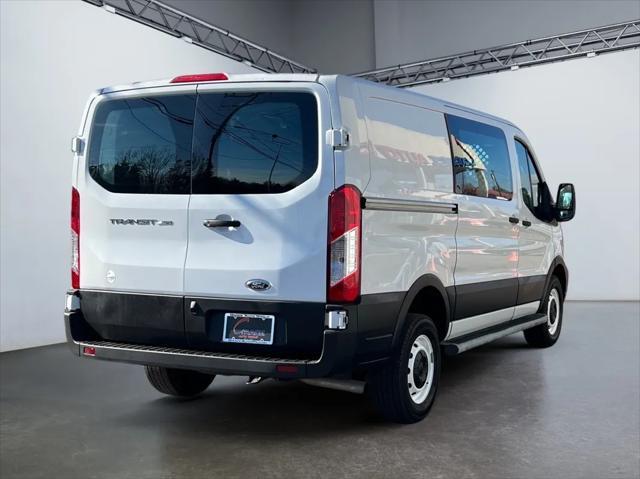 2023 ford transit-250 base