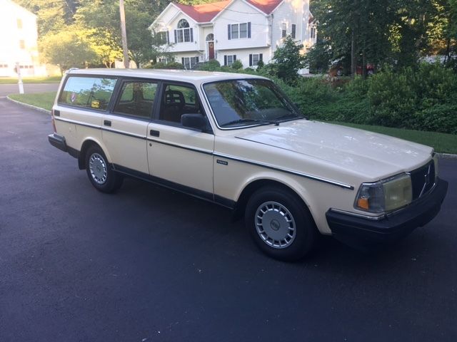 1987 volvo 245 gl wagon 4-door 2.3l