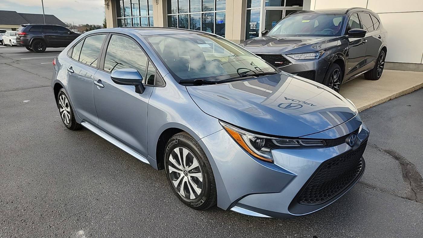 2022 toyota corolla hybrid le