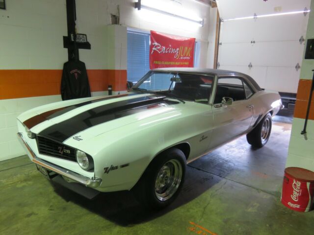 1969 chevy camaro z28 trim white /black stripes built 406 700r4 12 bolt 4wdb!