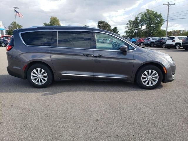 2019 chrysler pacifica touring-l