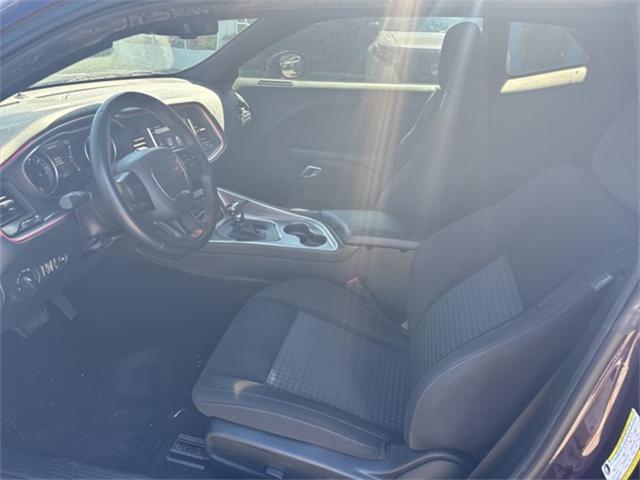 2021 dodge challenger sxt