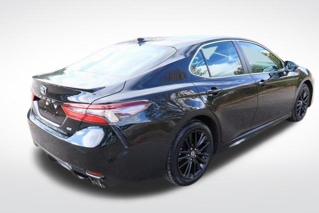 2022 toyota camry se