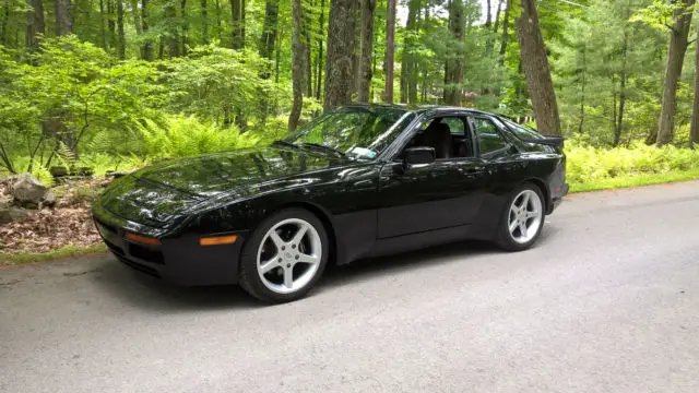 beautiful 1987 porsche 944 turbo! just refinished!!!