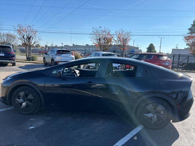 2024 toyota prius le