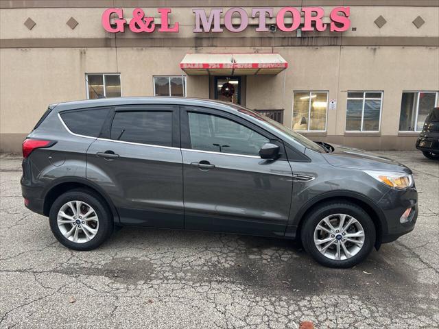 2019 ford escape se
