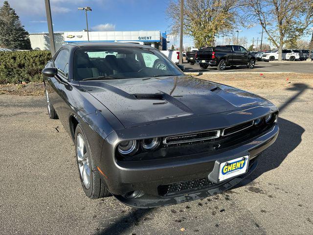 2021 dodge challenger sxt