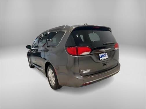 2017 chrysler pacifica touring-l in mukwonago, wisconsin