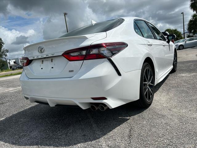 2021 toyota camry se