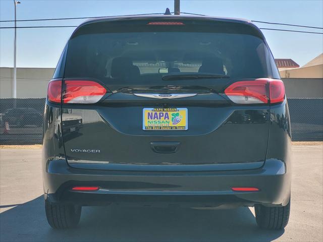 2021 chrysler voyager lx