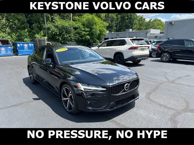 2024 volvo s60 b5 core dark theme