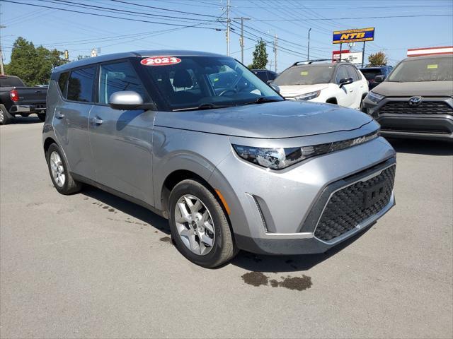 2023 kia soul lx
