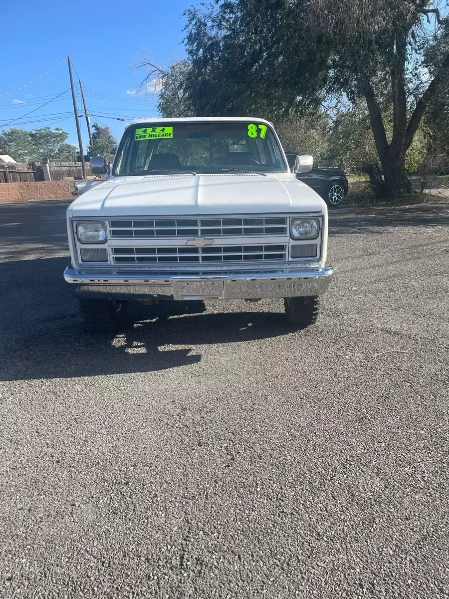 1987 chevrolet blazer suv white v10