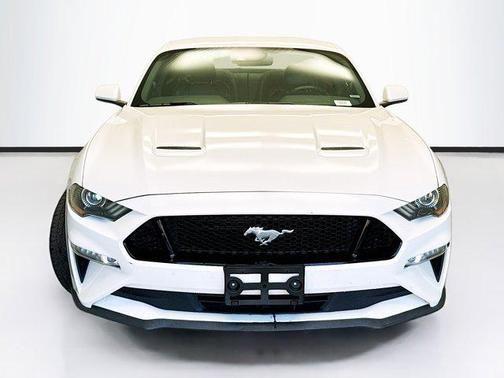 2021 ford mustang