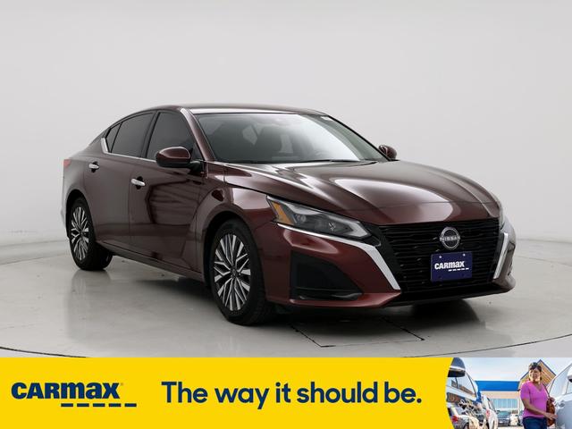 2023 nissan altima sv
