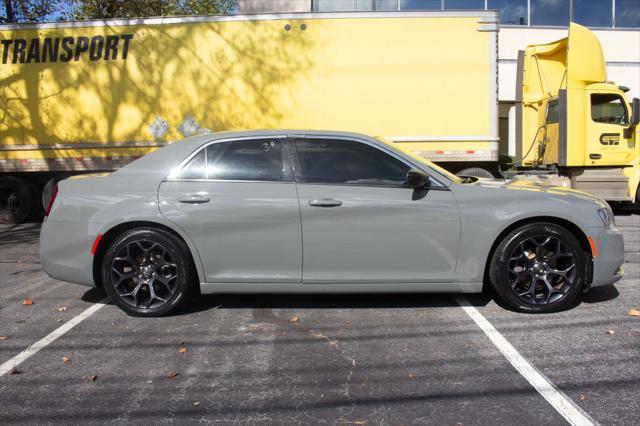 2019 chrysler 300 touring