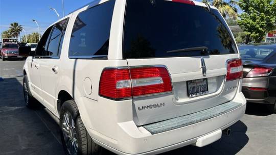 2010 lincoln navigator base