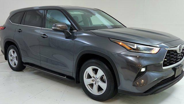 2021 toyota highlander le
