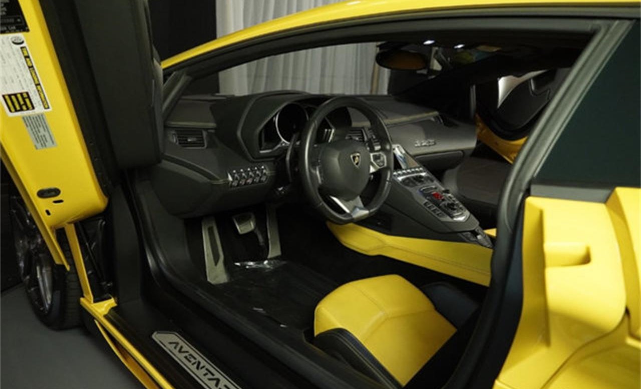2012 lamborghini aventador