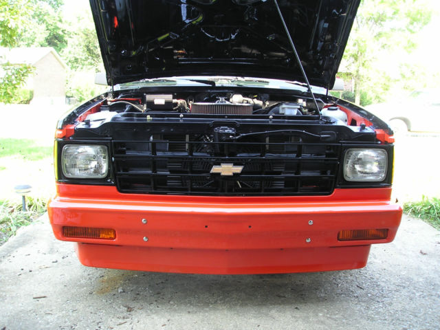 1986 v/8 s-10 regular cab short bed