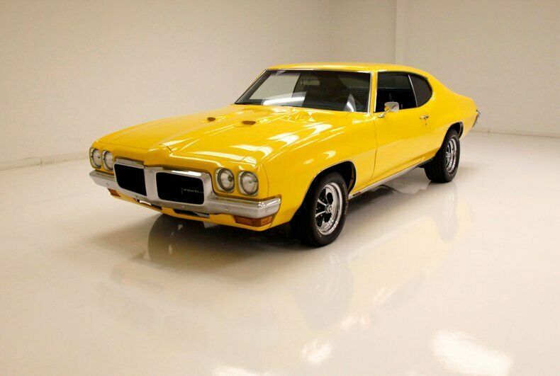 screaming yellow/keystone classic wheels/385ci engine/700r4 trans/great driver