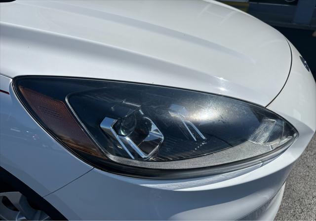 2020 ford escape se