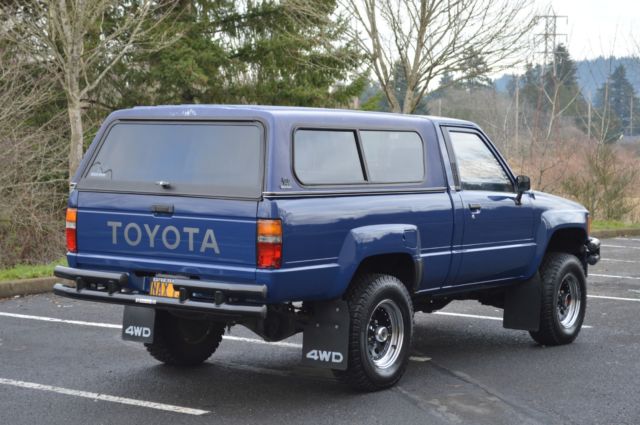 1986 toyota pickup 4x4 standerd cab 5-speed 2.4l only 97,567 original miles!!!