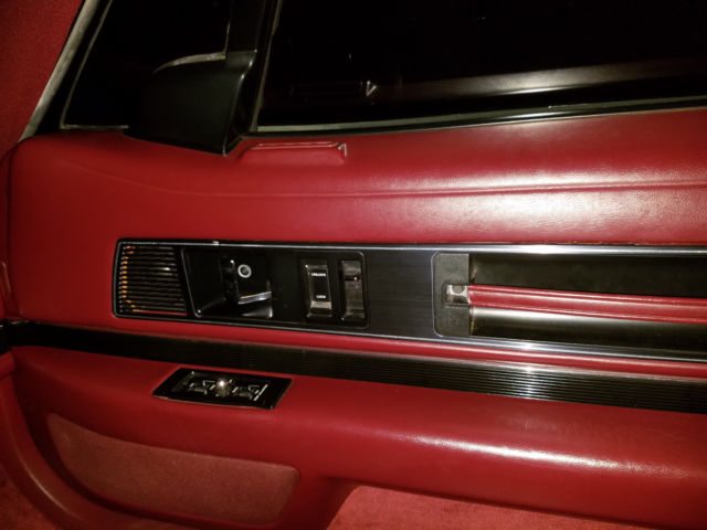 buick reatta 1998 with leather 16 way seats
