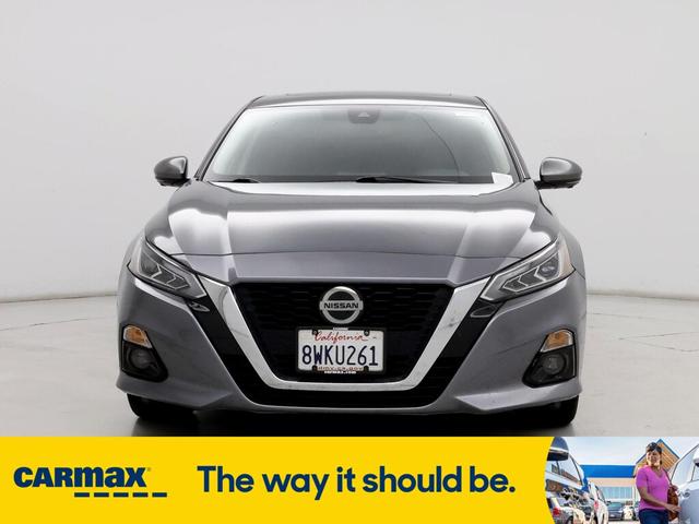 2019 nissan altima platinum