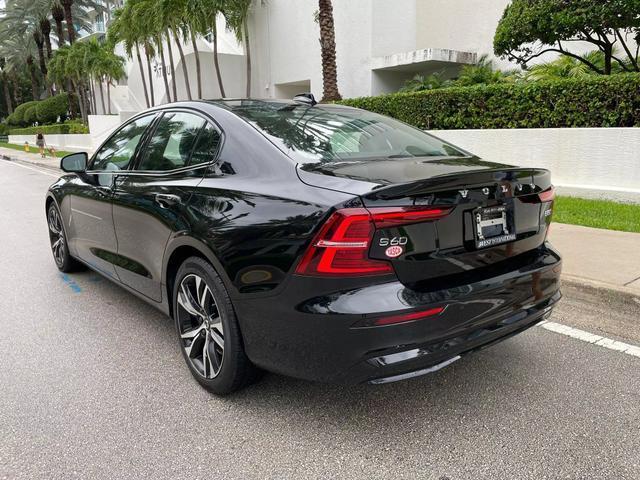 2023 volvo s60 b5 core dark theme