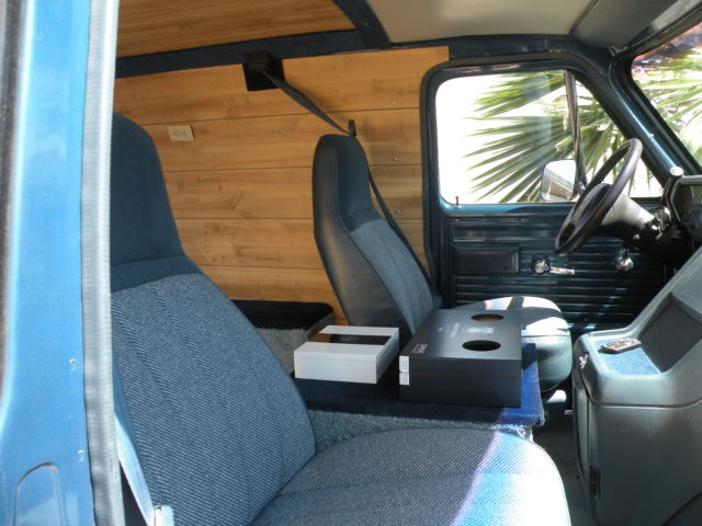shorty<>1992 gmc/chevy vandura 1500 van<>get in and drive<>new 70's interior