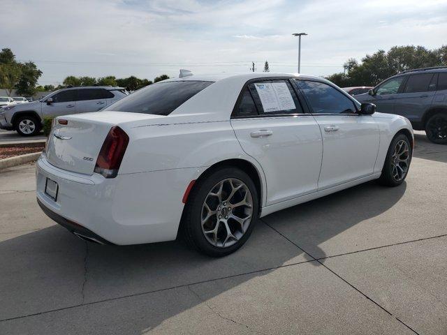 2018 chrysler 300 touring