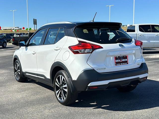 2019 nissan kicks sr