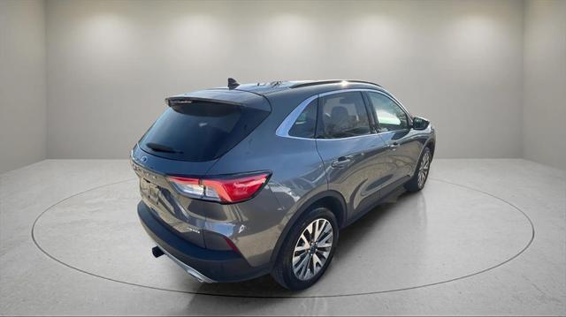 2022 ford escape titanium