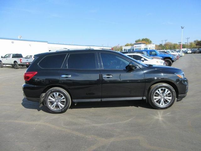 2019 nissan pathfinder sv