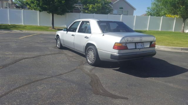 1990 300 e 2.6