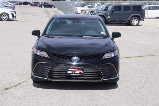 2024 toyota camry hybrid se