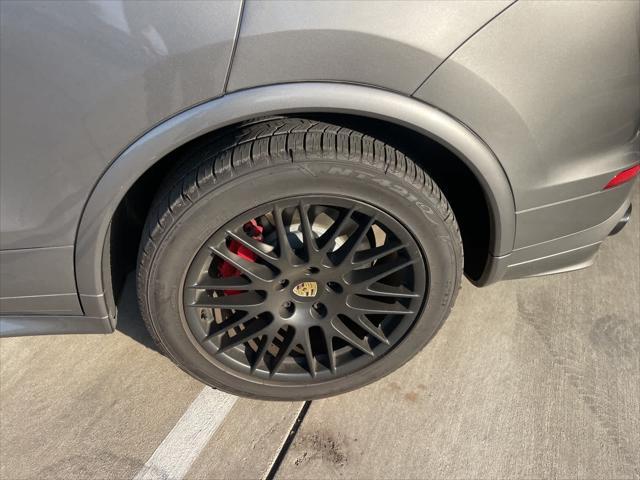 2016 porsche cayenne gts