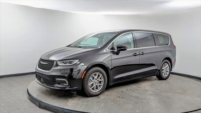 2023 chrysler pacifica touring-l