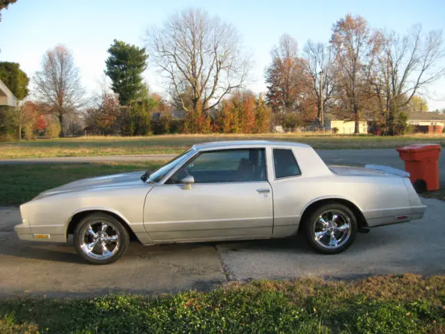 1981 chevrolet monte carlo landau coupe 2-door 5.0l