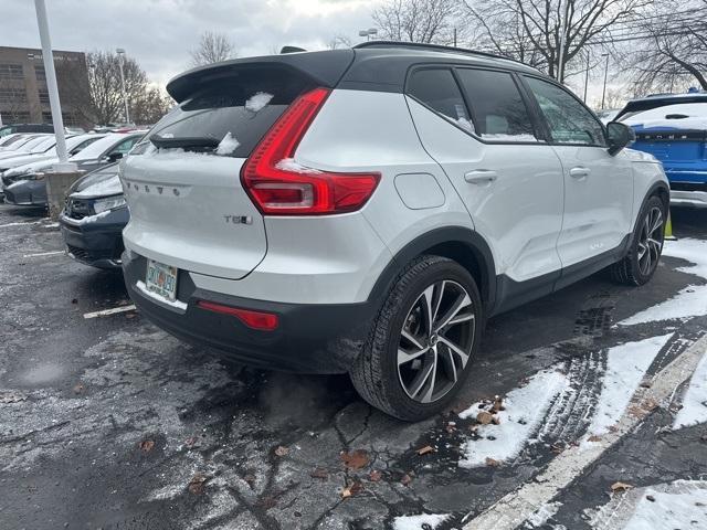 2021 volvo xc40 t5 r-design